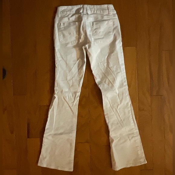 Guess Jeans Belmont White Slight Flair Slight Stretch Zipper 🪰 Jeans! - Picture 4 of 11